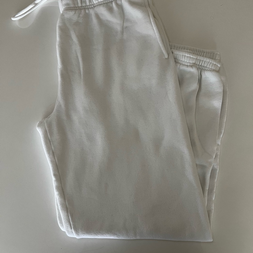 Aritzia TNA Cozy AF fleece white sweatpants
